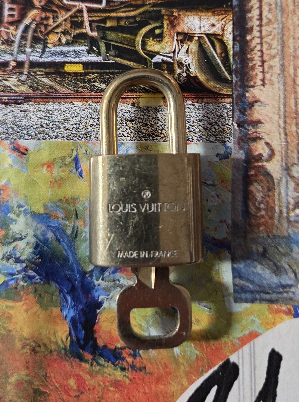 Louis Vuitton "323" Lock & Key Accessory - Picture 5 of 5